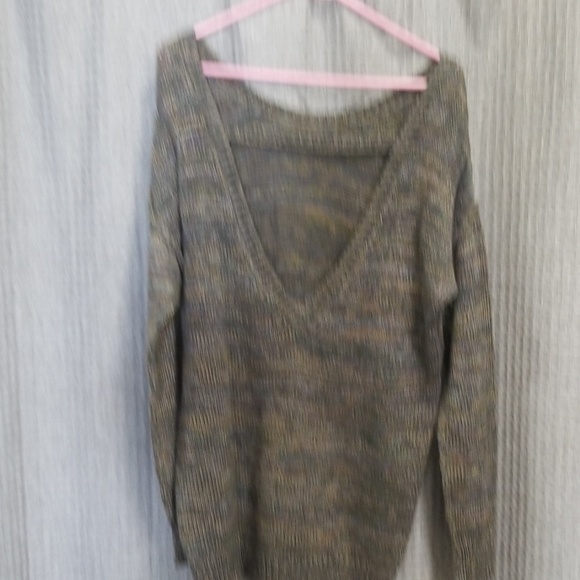 NWOT Hem and Thread sweater - Picture 3 of 5